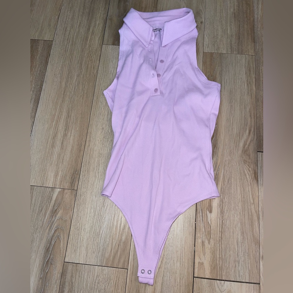 A&F Ribbed Polo Bodysuit💗 - Picture 3 of 6